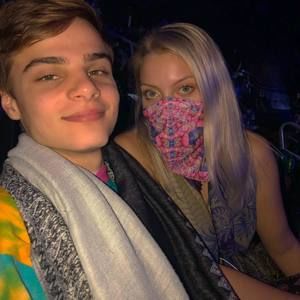 Meet your Posher, Paige